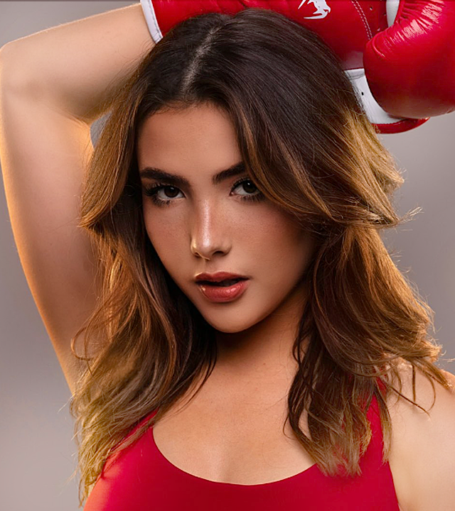 Andrea Botez trains to become a boxer. 